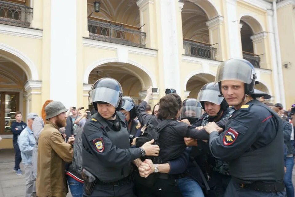 Санкт-петербург вид с крыши. 10 августа петербург. Мария воюцкая санкт-петербург. 10 августа петербург. Фонтанка sup.
