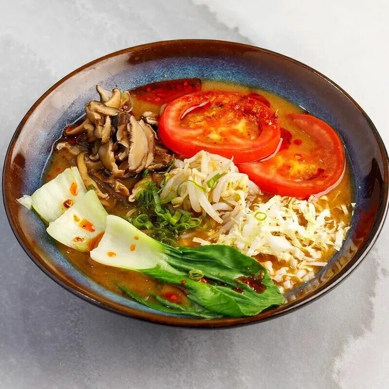 Умами рамен владивосток. Ramen club владивосток. Ramen club владивосток. Томатный рамен. Ramen club владивосток.