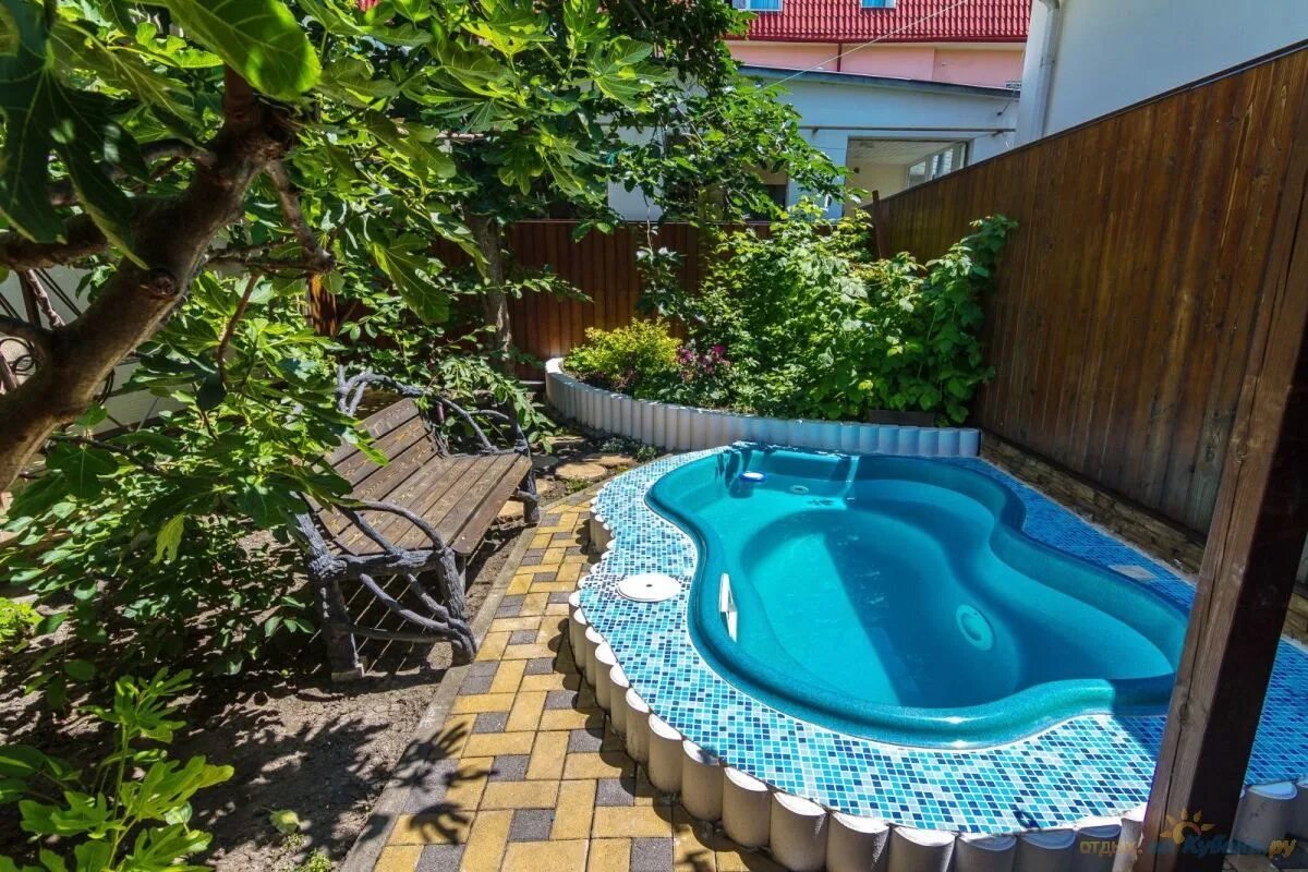 Гостевой дом с бассейном. Отель вилла лючия архипо-осиповка. Лоо. Альянс гостиница пляхо. Лоо таллинская 23.