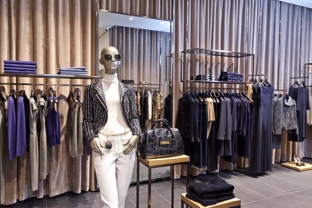 интерьер бутика женской одежды. проект бутика женской одежды. красивый бутик. дорогой бутик одежды. салон одежды москва.