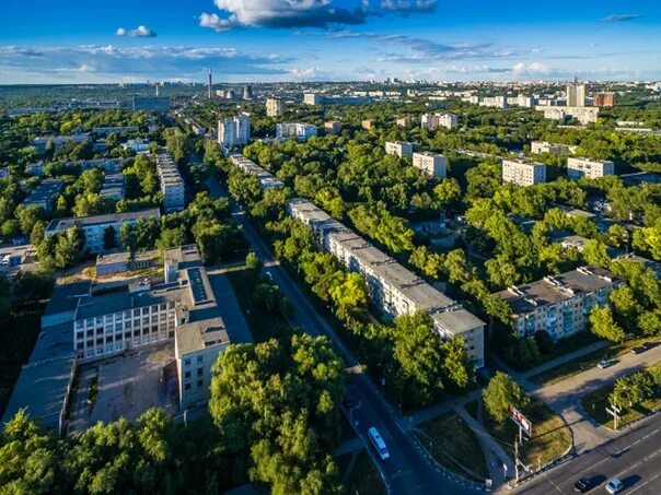 Необычный вид на Ульяновск с одного из самых высоких зданий города. Фото Улпресс