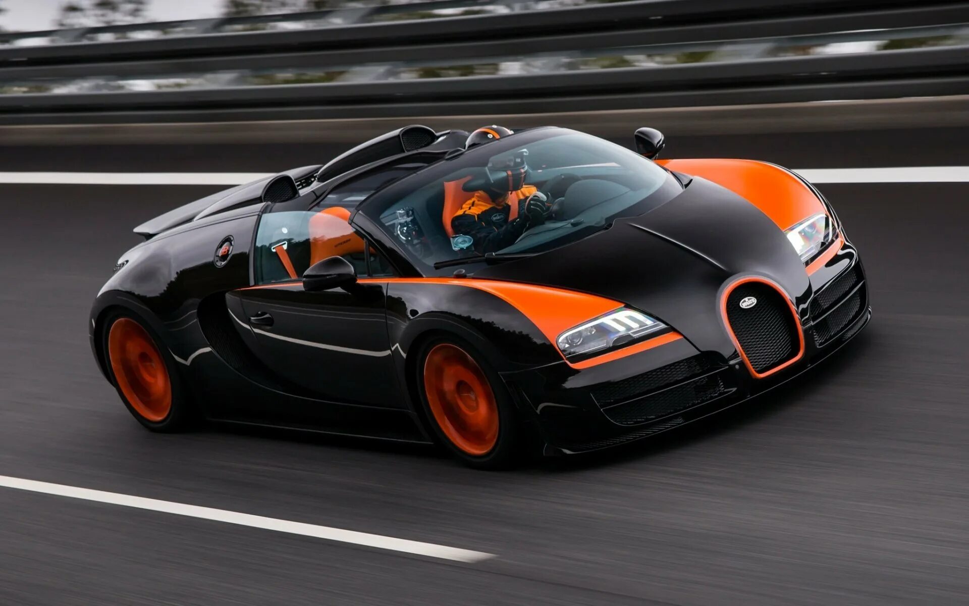 Самые крутые гоночные машины. Bugatti Veyron 16.4 Grand Sport Vitesse. Bugatti Veyron 16.4 super Sport Vitesse. Bugatti 16.4 Grand Sport Vitesse. Гиперкар Bugatti Veyron.
