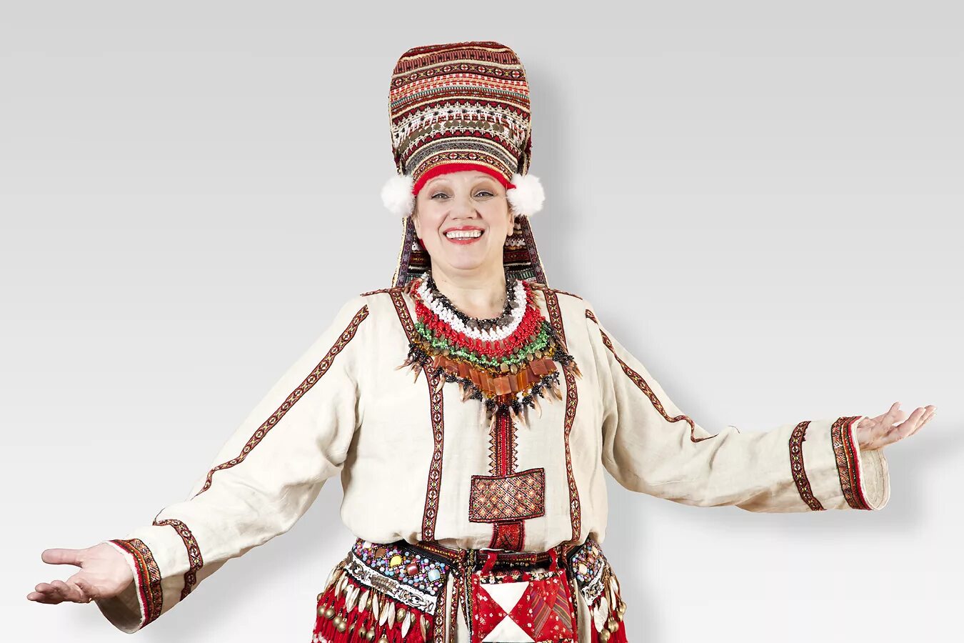 Мордва мокша. Шокша мокша эрзя. Национальный костюм женщины мордовки-эрзя. Мордва мокша. Мордва мокша внешность.