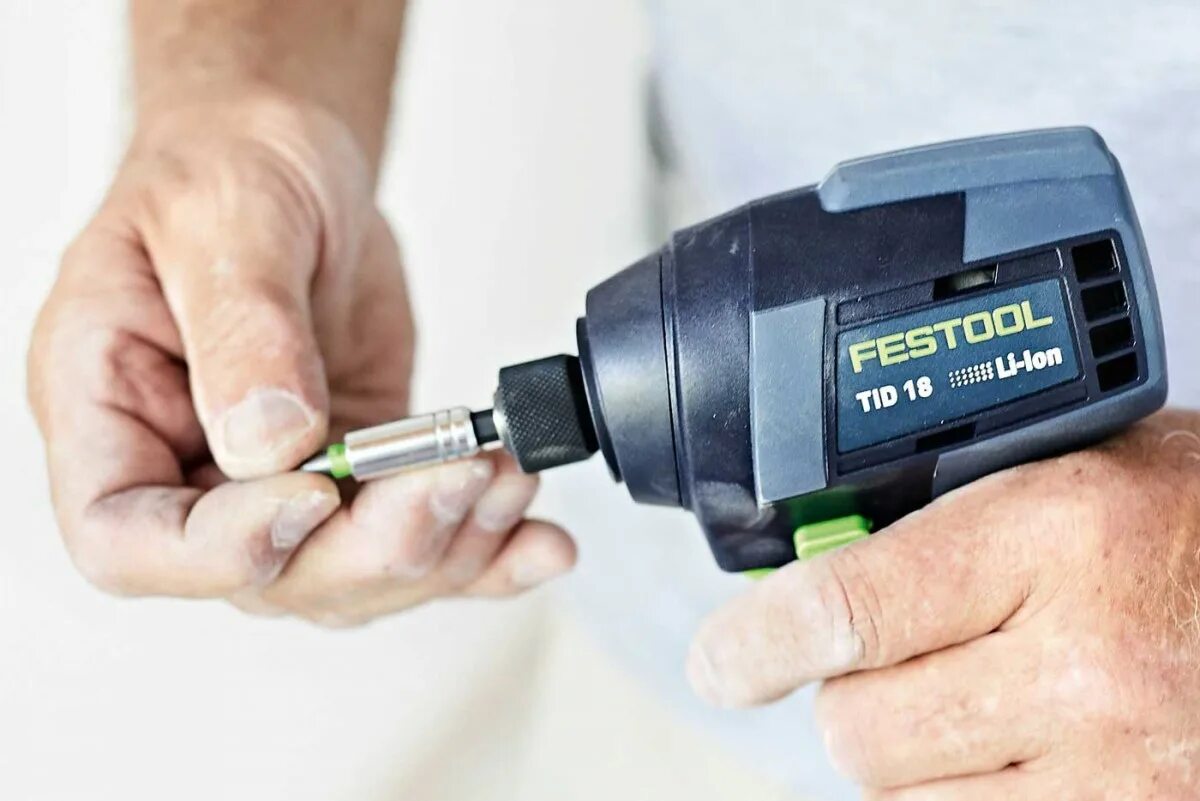 Смени бит. Оснастка для ударной аккумуляторной дрели шуруповерта festool tpc 18/4. импульсная дрель. дрель импульс. смена бит шуруповерт.