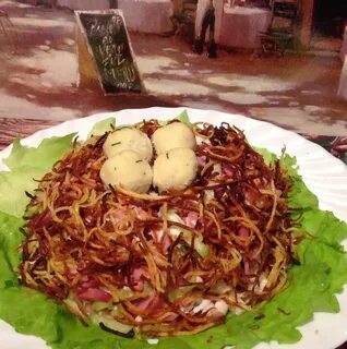 Гнездо глухаря с курицей и свежим огурцом