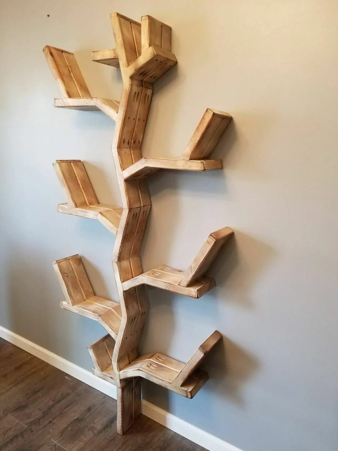 Tree shelf