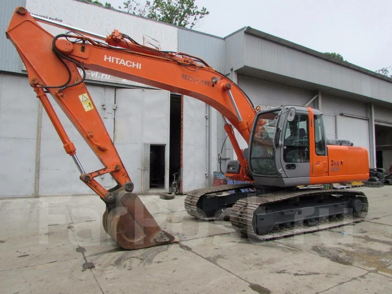 Купить экскаватор во владивостоке. Hitachi zx270. Экскаватор экскаваторов Hitachi zx200. Экскаватор ZX-200. Экскаватор Владивосток.