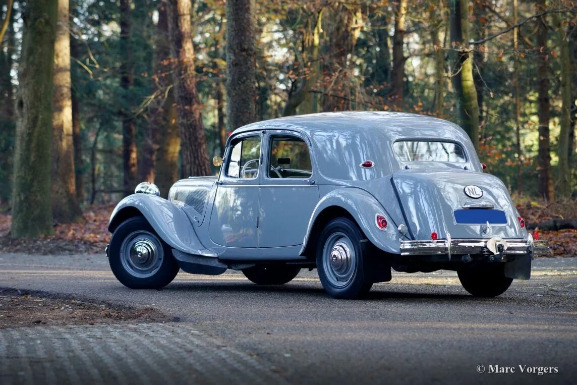 Citroen 15 cv. Citroen 15 six. Citroen 15 cv. Traction avant citroen эстетика. Citroen 15 cv.