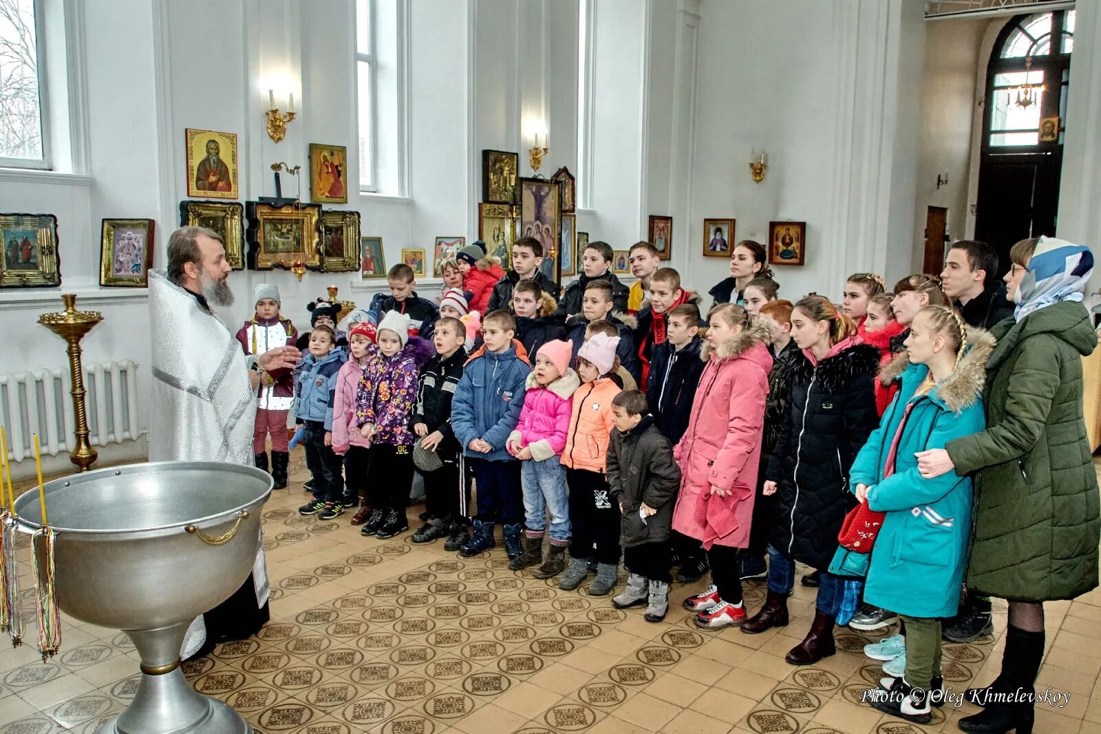 Агафонов красное крещение. Ростовская область хутор красный десант храм марии магдалины фото. Церковь марии магдалины ростовская область. Красный десант крещение. Купели на крещение в москве.