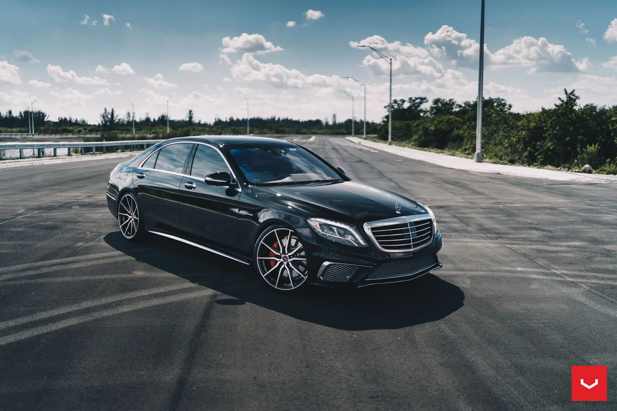 Mercedes s class w222 AMG 63. Mercedes Benz s63 w222. S63 AMG w222. Мерседес Бенц w222 s63 AMG.