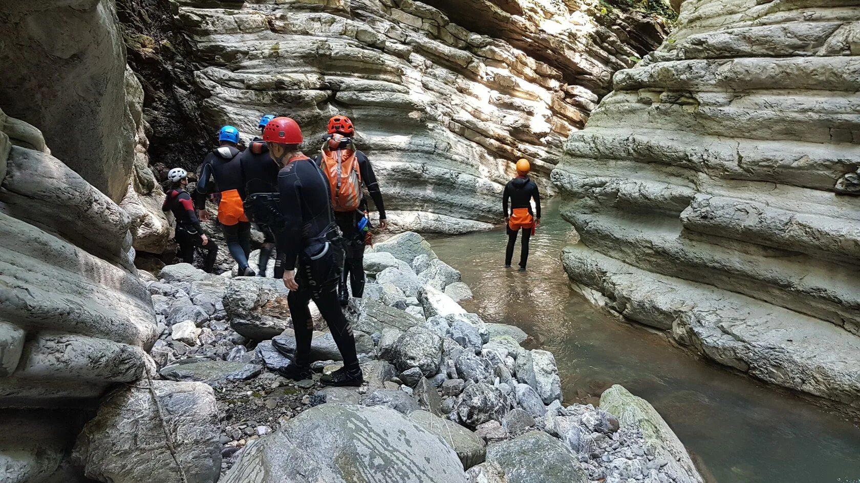 Каньонинг красная Поляна. Каньонинг в Сочи. ВИА феррата Сочи. ВИА феррата красная Поляна.