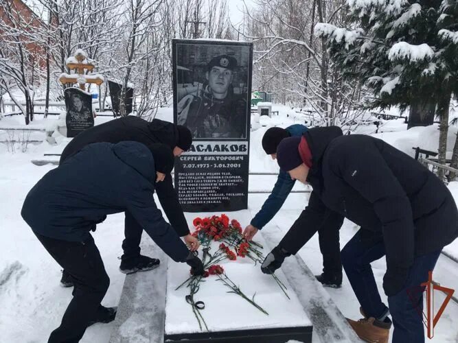 ОМОН Нижневартовск сотрудники. Захоронение ветерана ОМОН В Екатеринбурге. Нижневартовск ОМОН снайпер.