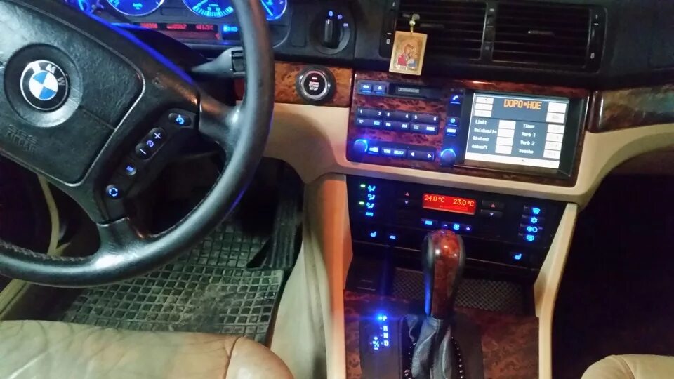 Подсветка е39. Подсветка bmw e39. подсветка салона bmw e38 750. подсветка салона бмв е39. бмв e39 подсветка салона.