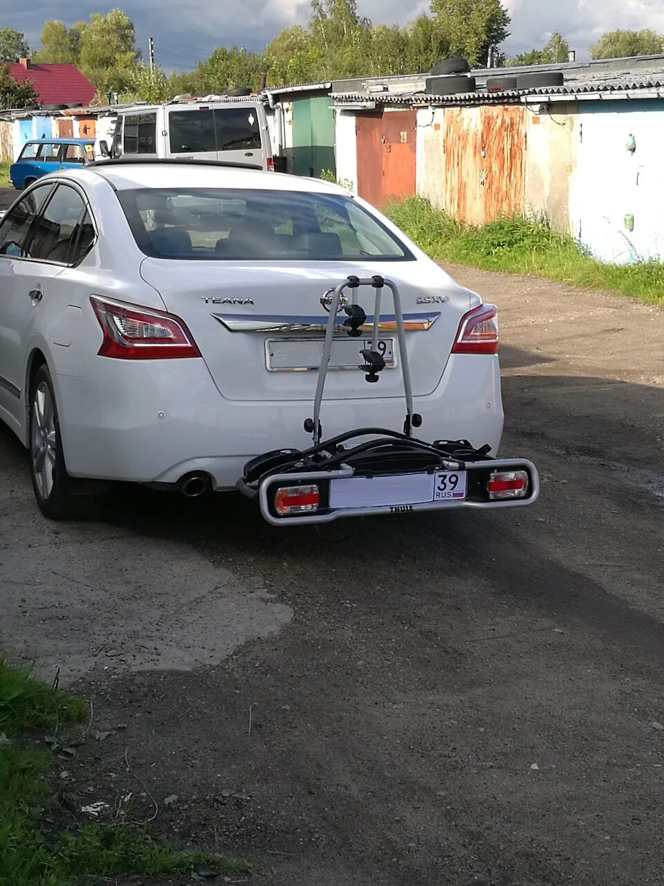 Фаркоп ниссан теана j31. Убирающийся фаркоп на nissan teana. Фаркоп на ниссан теана j32. Nissan teana j32 насадки на глушитель. Прицепное на ниссан теана 2006 год.
