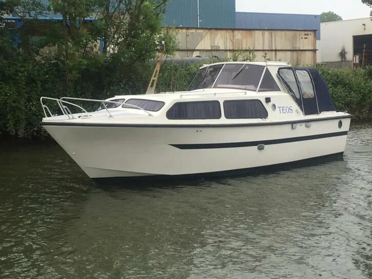 катер нептун 500. каютный катер нептун. катер тримаран триумф с-54. катер квиксильвер 640. катер маршал 2000 с каютой.