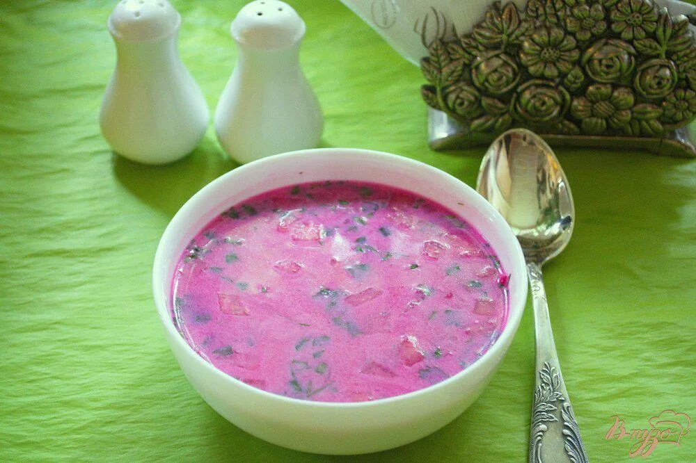 Рецепт свекольника на кефире. Свекольник с курицей. свекольник холодный. свекольник холодный на кефире. свекольник на кефире.