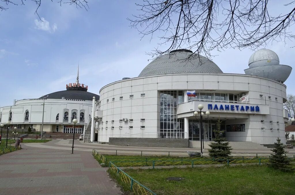 Сайт планетарий нижний новгород. Нижегородский планетарий Нижний Новгород. Планетарий им Гречко Нижний Новгород. Нижегородский планетарий здание. Цирк и планетарий Нижний Новгород.