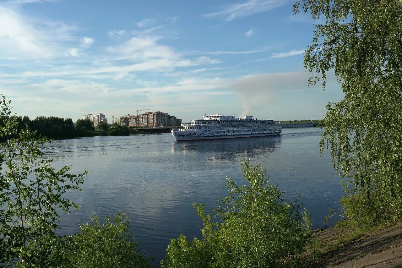 Сайт дубна московская область. Дубна река Волга. Дубна набережная Волги. Город Дубна Волга. Дубна Академгородок.