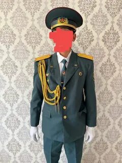 Әскери киім киген қыздардың порнографиялық суреттері