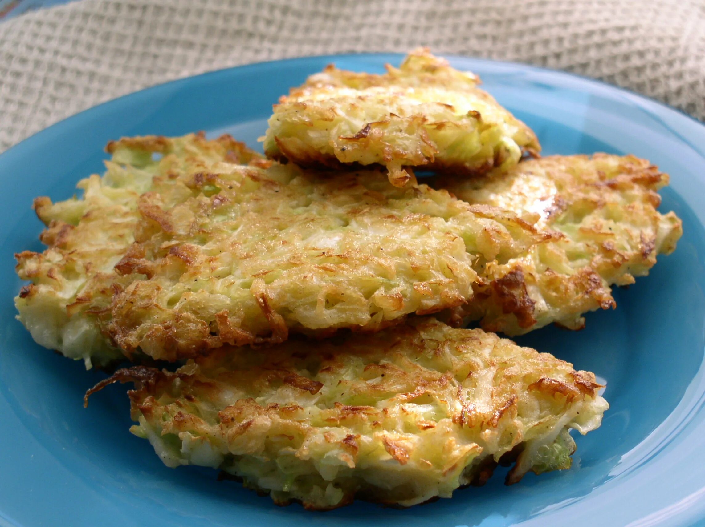 капустники со свежей капустой