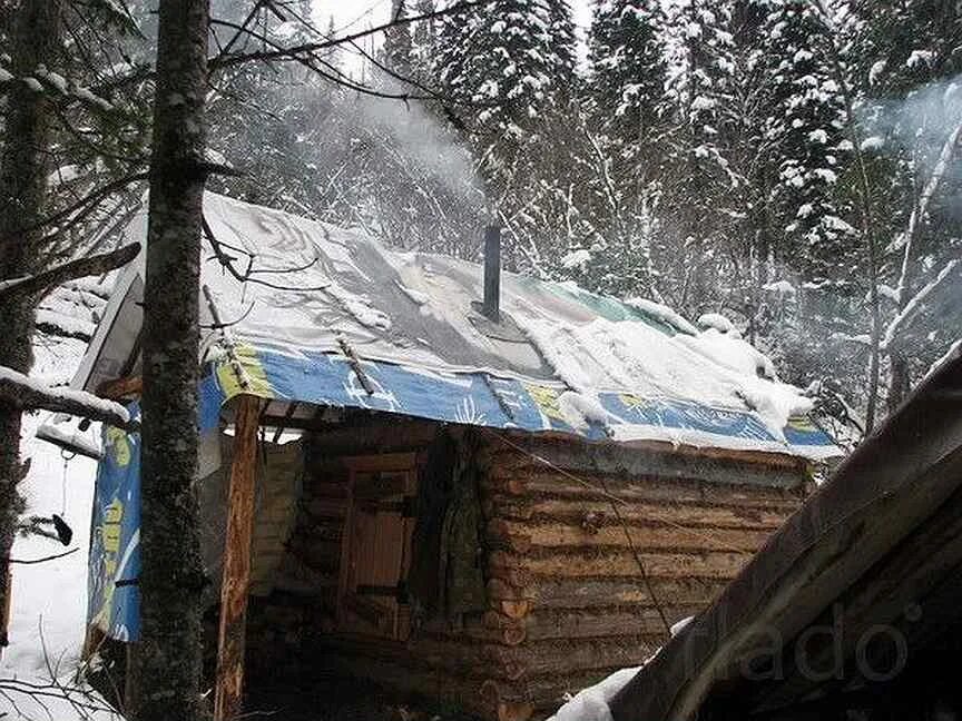 Крыша из баннера. Временная кровля из баннера. Дом крыша из баннера. Крыша сарая из баннера. Баннер на крышу