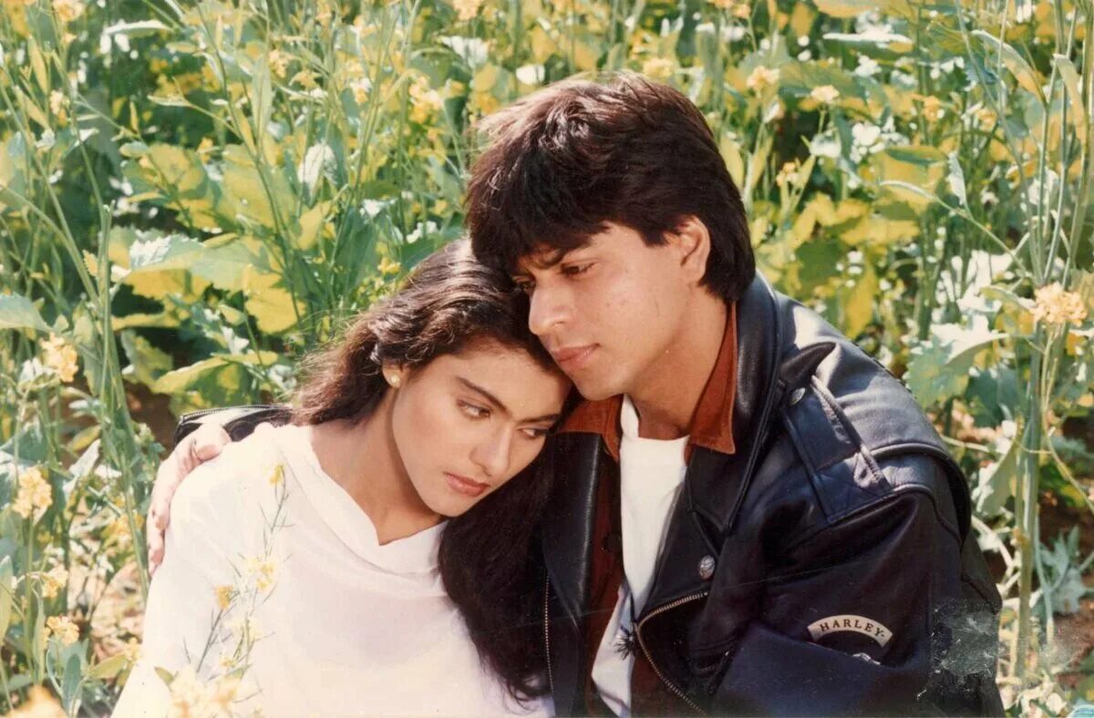 Индийский фильм шахрукх кхан и дипика падуконе. Сумасшедшее сердце шахрукх кхан 1997. Шахрукх кхан любовь. Шахрукх%20кхан. Каджол и шахрукх кхан 2015.