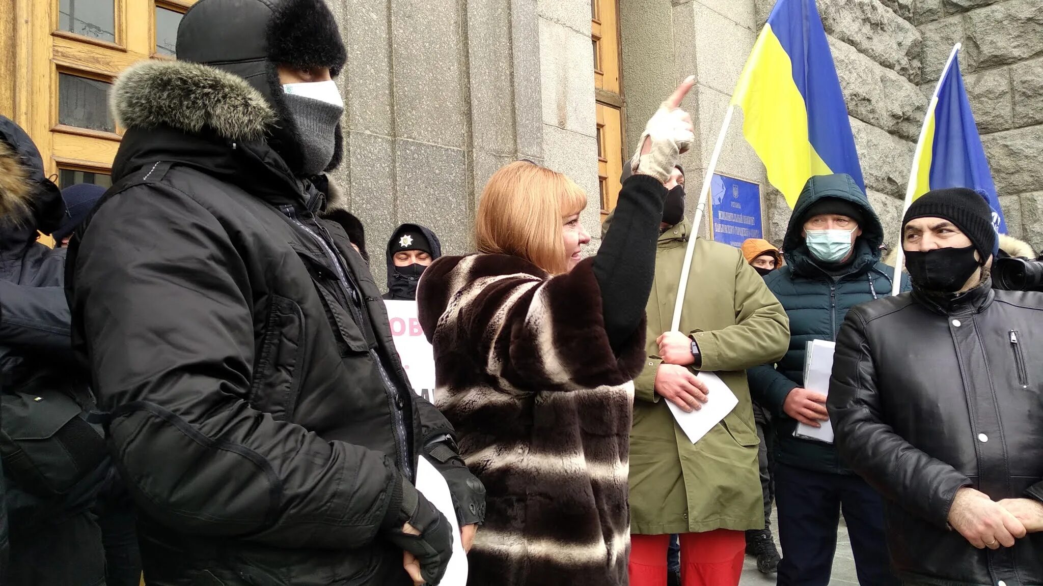 Митинги в украине 2014 число протестующих. Бесчинства националистов на украине. Митинги в украине 2014. Добкин националист. Харьков без боя.