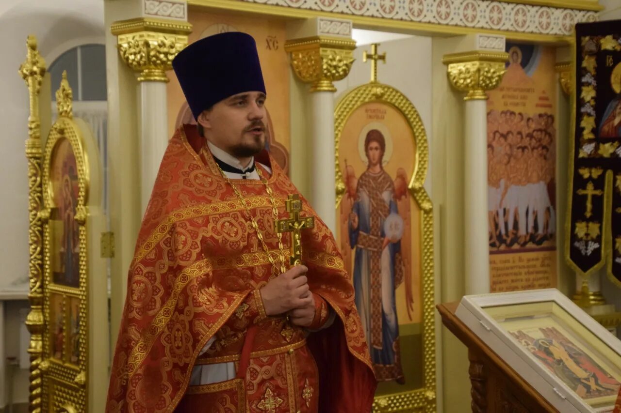 Настоятели храмов саратова. Настоятель храма в усово. Настоятели храмов саратова. Юго восточное благочиние саратов. Митрополит игнатий саратов в троицком соборе.