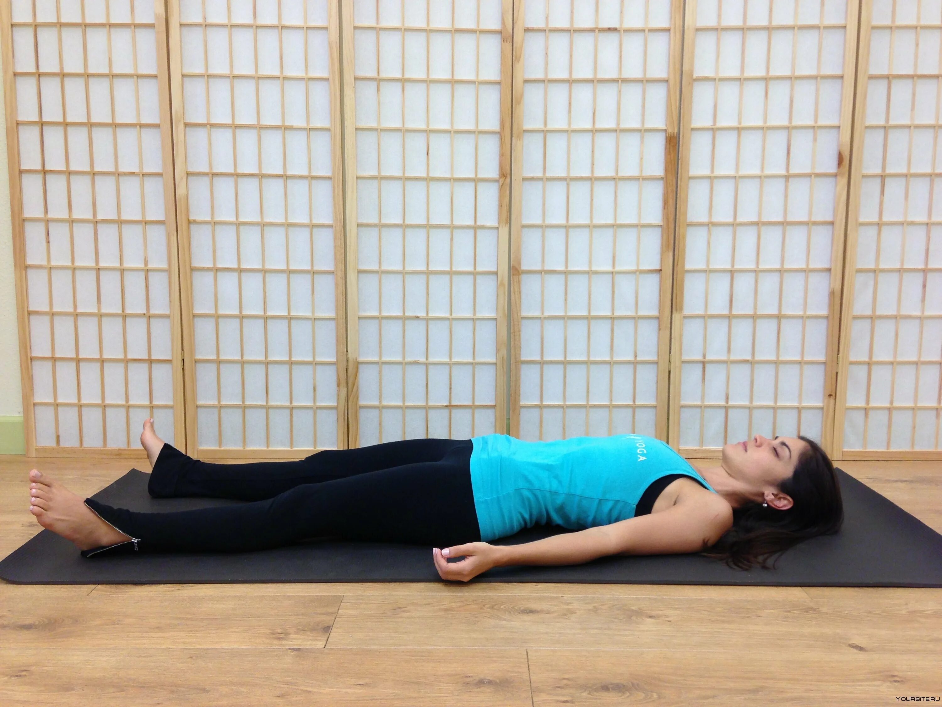 Шавасана айенгара. Поза трупа (шавасана). Поза мертвеца шавасана. Шавасана с татьяной сахарчук. Поза трупа (шавасана).