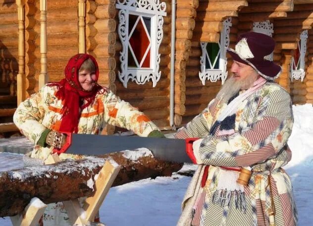 Терем снегурочки домовой. Домовой в лаптях. Сказочный терем снегурочки в костроме. Кот баюн и домовой в костроме в тереме у снегурочки. Терем снегурочки кострома.
