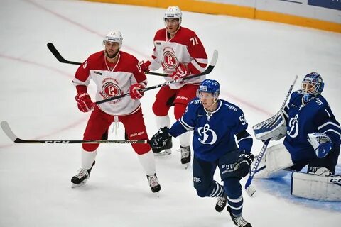 Витязь хоккей против