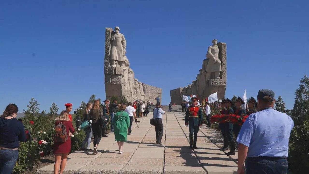 Самбек сегодня. Мемориал славы на самбекских высотах. парк самбек. самбек ростовская. пост самбек ростовская область.