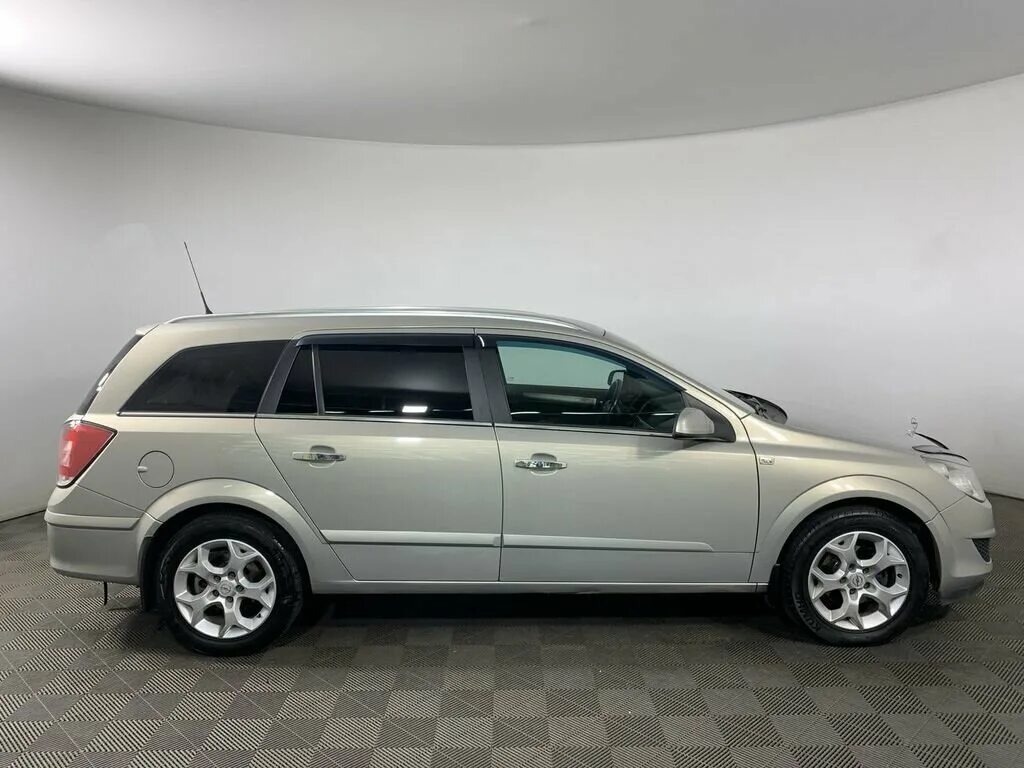 Opel astra j 2011 универсал. Опель универсал 2011 год. Опель универсал 2011. Опель универсал 2011 год. Astra универсал 2011 о.