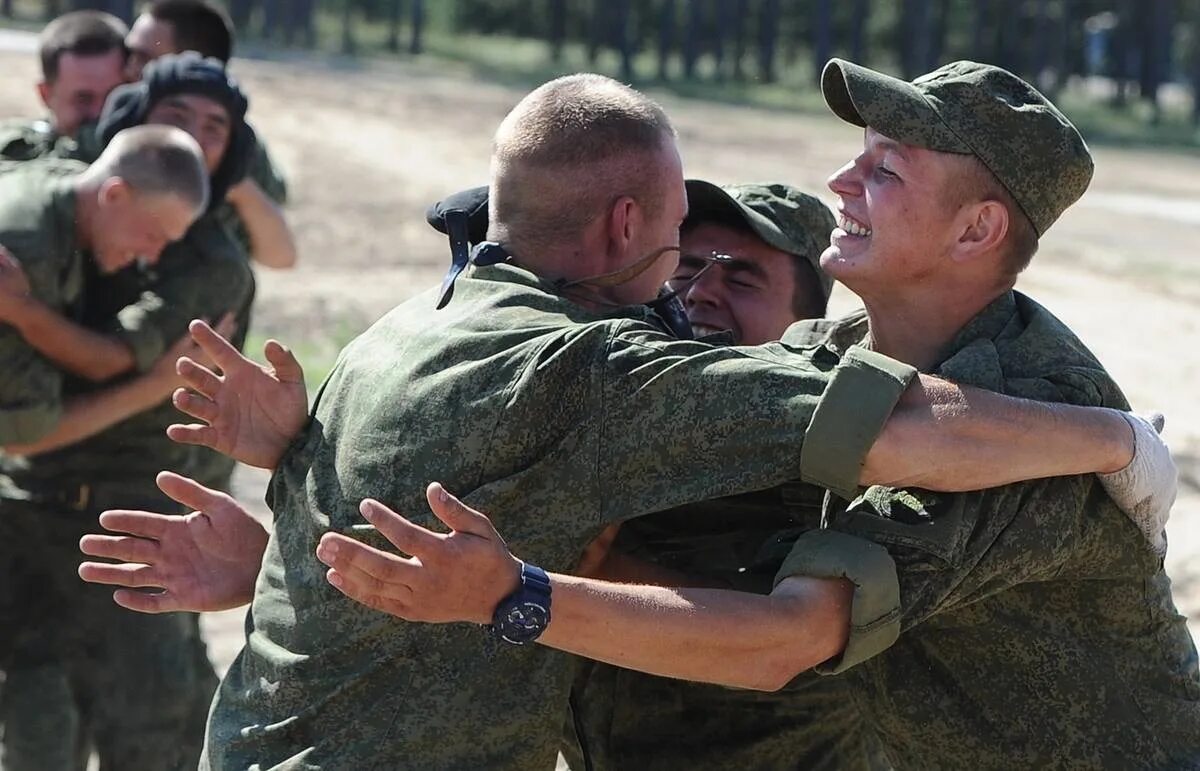 Военный друг. Воинский коллектив. Сплочение воинского коллектива. Месячник сплочения воинских коллективов. Дружба солдат.