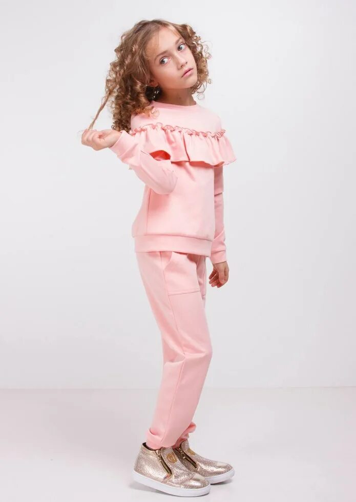 Нарядное платье для девочки. Красивые костюмы для девочек. Нарядный костюм для девочки 10 лет. Lila style платья для девочек. Нарядная девочка.