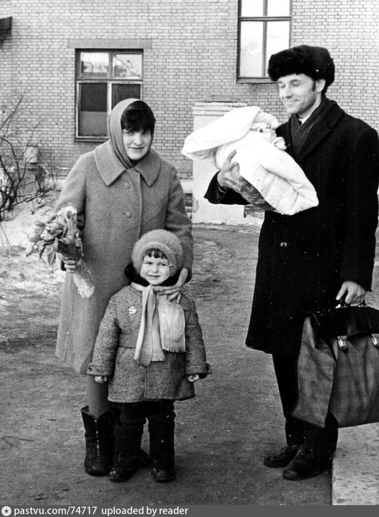 Мамы из роддома 1960. Роддом Коптево. Выписка из роддома в 70-х. Родился 1970 лет