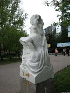 Памятники первомайском