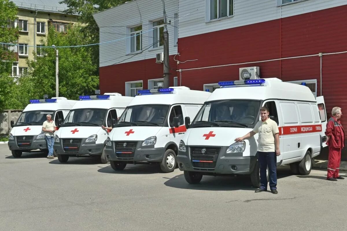 30 машин скорой помощи. Станция скорой помощи Пермь. Подстанция скорой помощи Пермь. Дзержинская подстанция скорой помощи Пермь. Автомобиль скорой помощи.