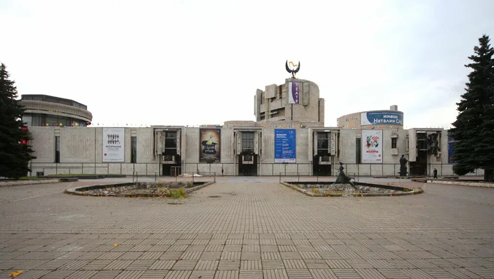 Театр н. Театр наталии сац. театр натальи сац здание. проспект вернадского (у театра им. сац). наталья сац памятник.