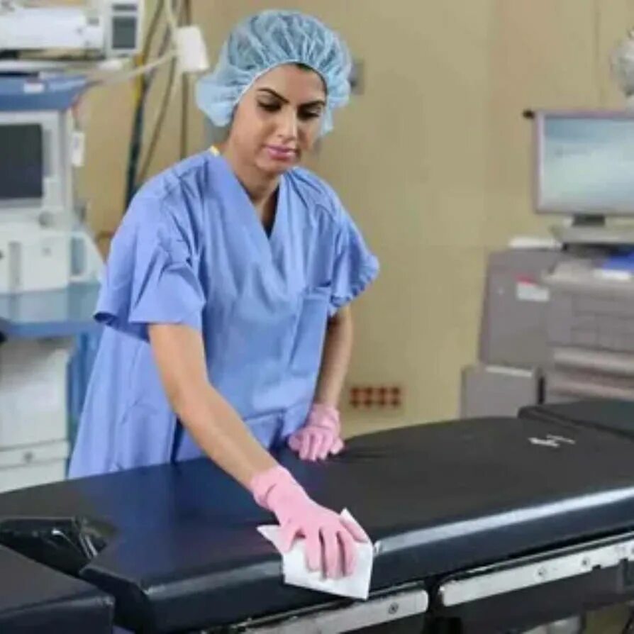 Дезинфекция операционных. Уборка операционной. disinfection products. медсестра обработка поверхностей. дезинфекция в ветлаборатории.