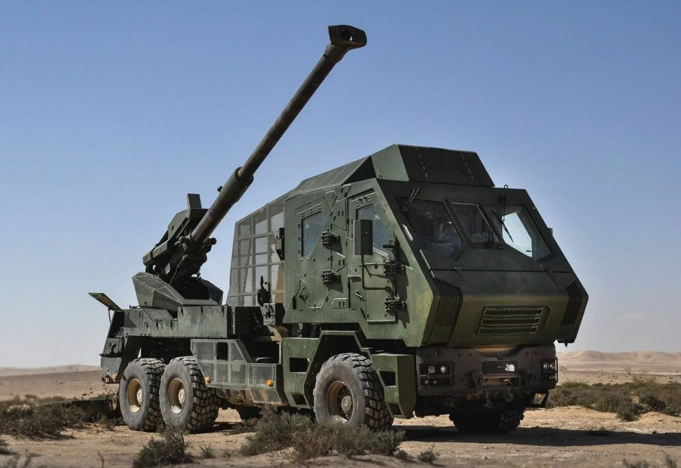 M777 155mm howitzer. Артиллерия 155 дальность. 155-мм гаубица т-155 пантера. 155мм гаубица fh-70. Артиллерия 155 дальность.