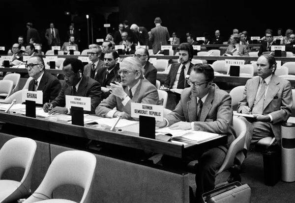 Генеральная Ассамблея ООН 1946. Генеральная Ассамблея ООН 1971 год. Генеральная Ассамблея ООН 1959. ООН 1975. Оон 1971