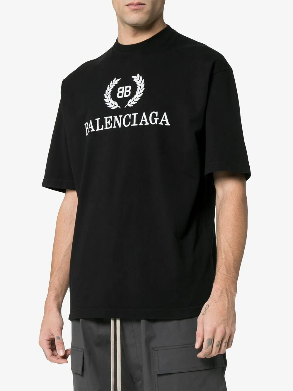 Balenciaga t-Shirt logo. Черная футболка Баленсиага. Balenciaga t Shirt ss22. Balenciaga футболка черная.