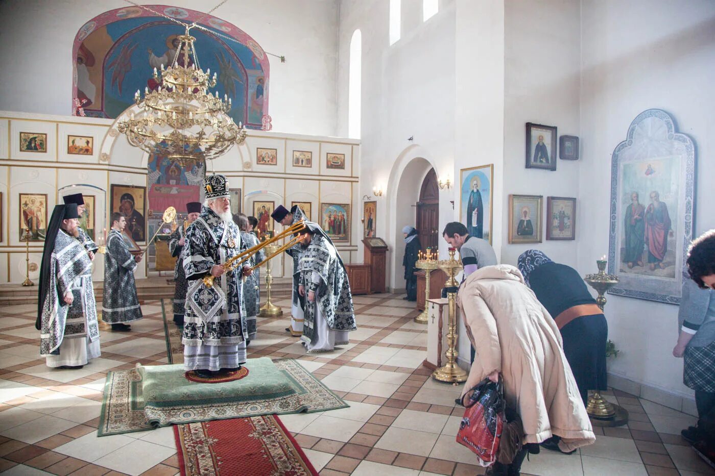 Сайт храма жен мироносиц. Духовенство храма жен мироносиц в марьино. Сайт храма жен мироносиц. Настоятель церкви мироносиц псков. Настоятель храма жен мироносиц в марьино.