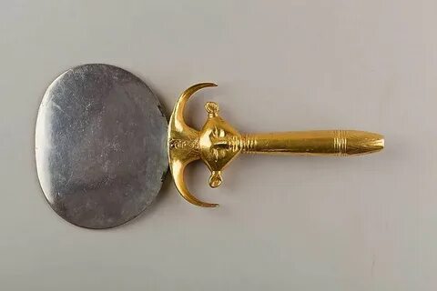 Первая зеркальная