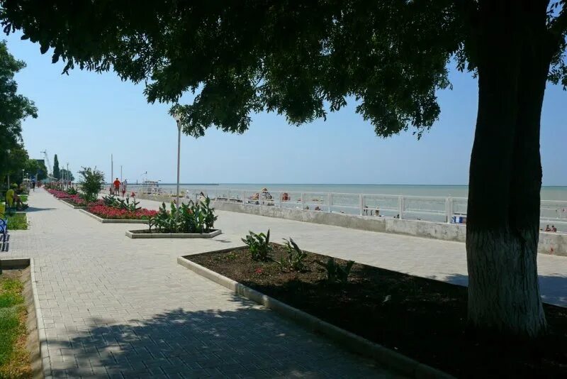 Приморск краснодарский край погода. Приморско-ахтарск набережная. краснодарский край приморско-ахтарский. набережная приморско-ахтарск пляж. город приморско-ахтарск краснодарский край.