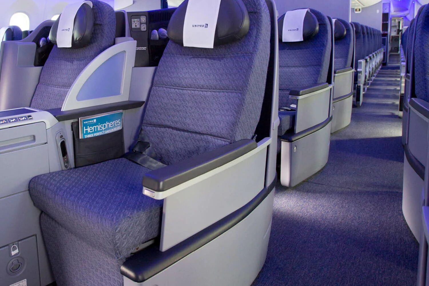 787 dreamliner first class. Airbus acj 220. Вагон 2 сапсан бизнес класс. Сапсан бизнес кресло. Сапсан 1 вагон.