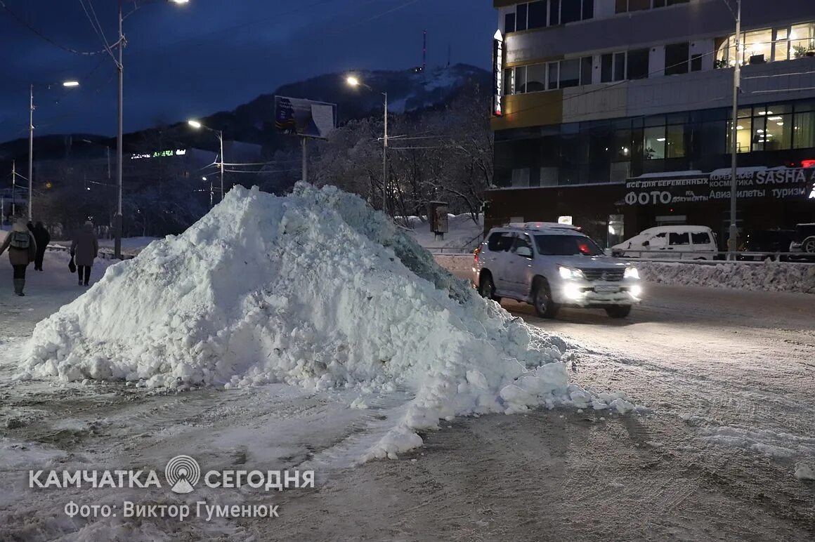 После пурги. Пурга на Камчатке. Петропавловск-Камчатский после пурги. Пурга на Камчатке СРВ. Женщина Пурга на Камчатке.