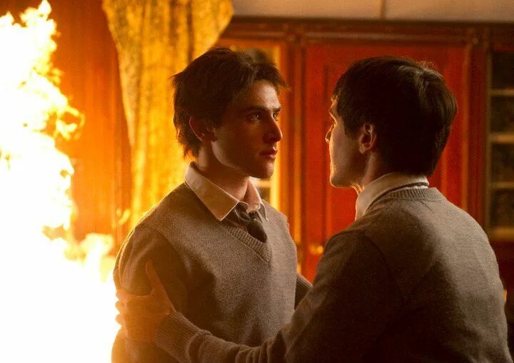 близнецы убийцы. близнецы убийцы трейлер. близнецы убийцы. близнецы убийцы трейлер. близнецы убийцы трейлер.