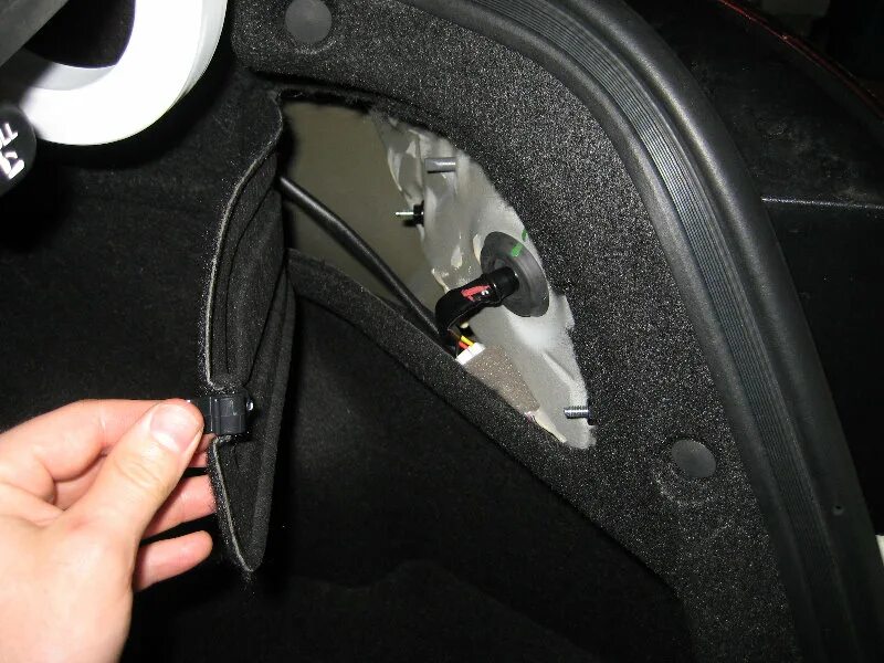 Поменять лампочку стоп сигнала на солярисе. Hyundai elantra 2012 лампа заднего габарита. лампочки стоп сигнал на хендай элантра 2012. hyundai elantra 3 лампочка габарита заднего фонаря. лампа заднего стоп сигнала солярис.